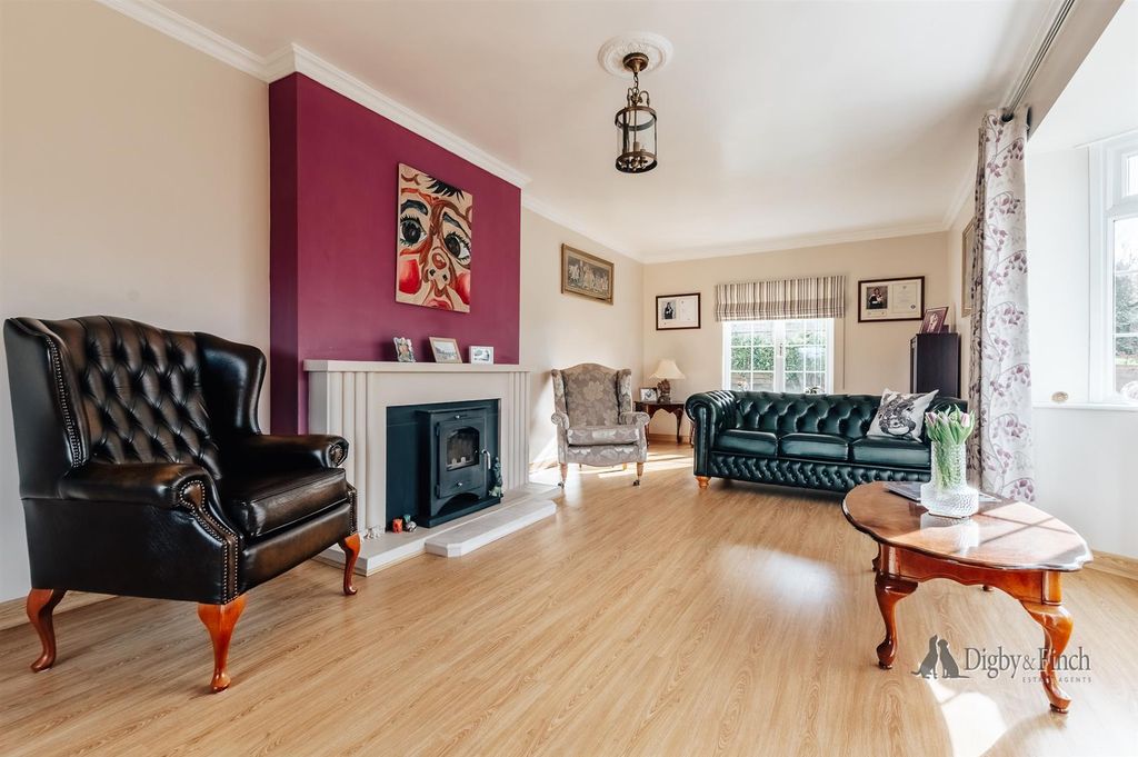 Property photo 2 of 27 Roach House -07.Jpg