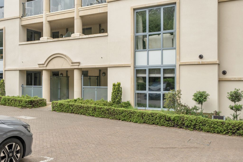 Additional image 10 of 3 bed flat for saleHumphris Place, Cheltenham GL53