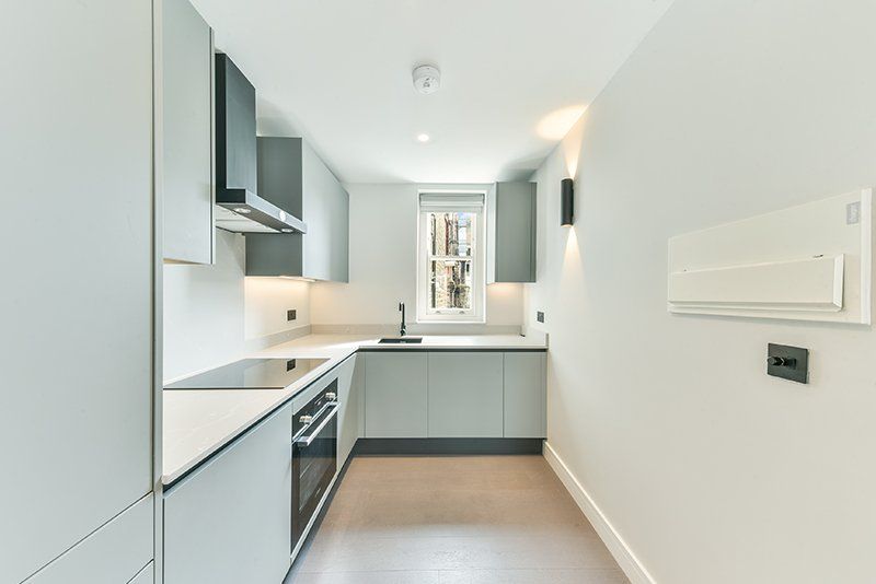Property photo 2 of 12 Shaftesbury Avenue