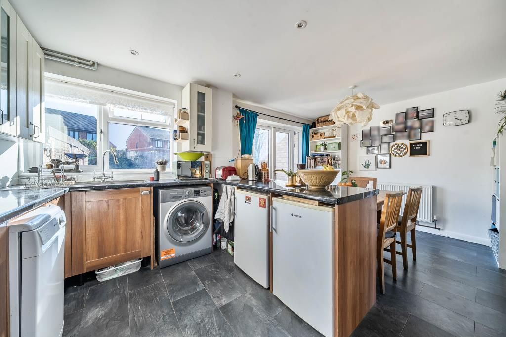 Property photo 2 of 19 Kitchen