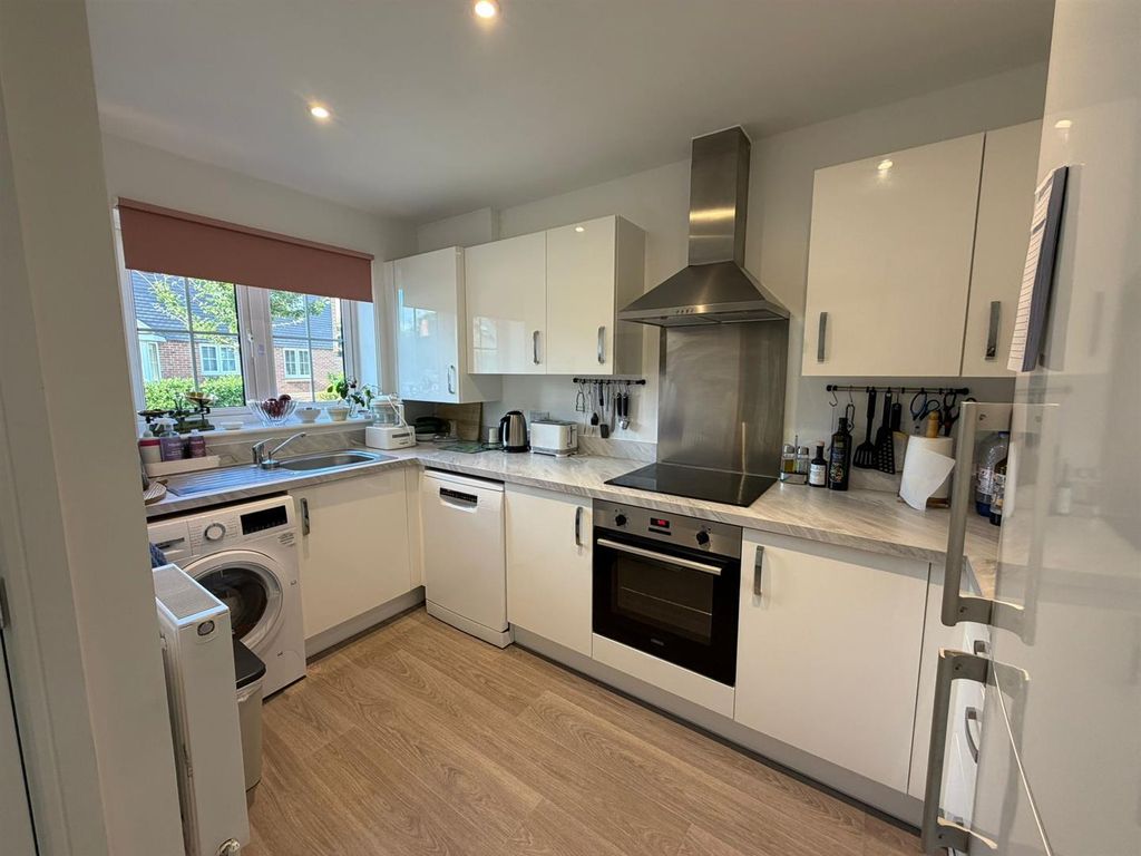 Property photo 2 of 15 Kitchen