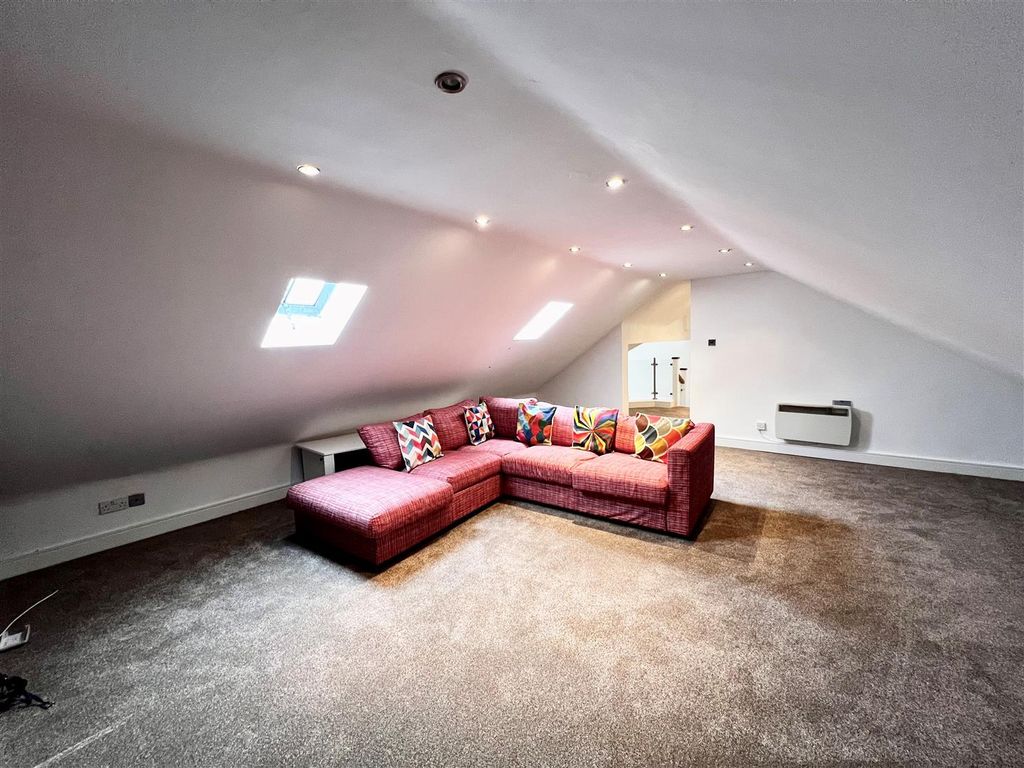 Property photo 3 of 13 Living Room2.Jpg