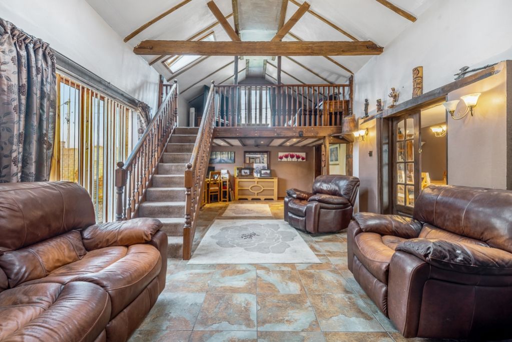 Property photo 2 of 33 Black Jack Barn (Swineshead)-20