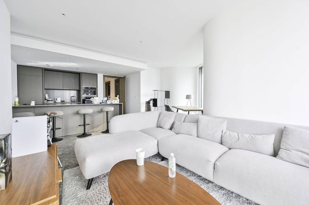 Property photo 3 of 24