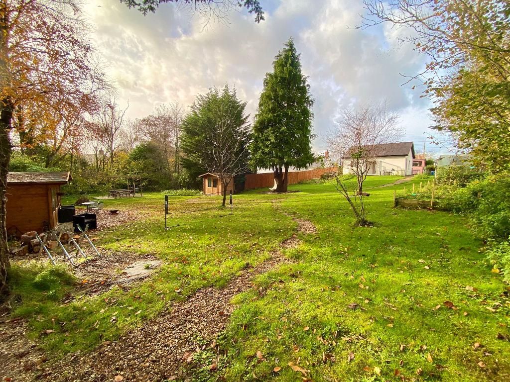 Property photo 3 of 38 Large Gardens