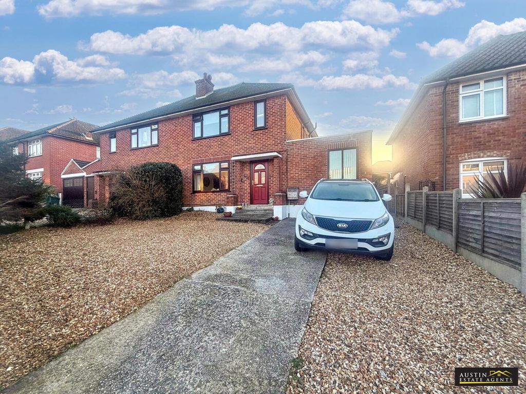 Property photo 1 of 19 Front (Exterior)