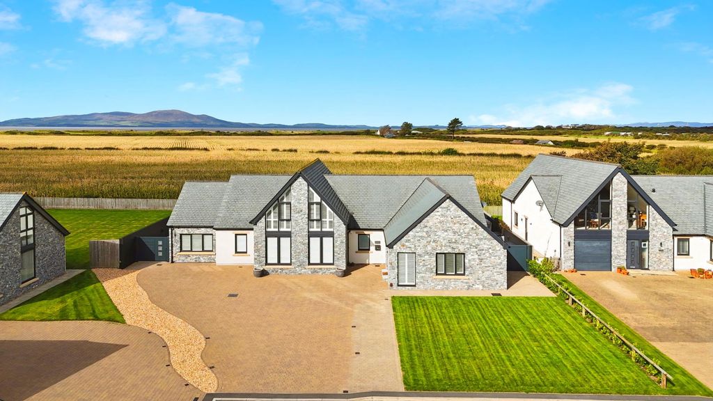 Property photo 1 of 36