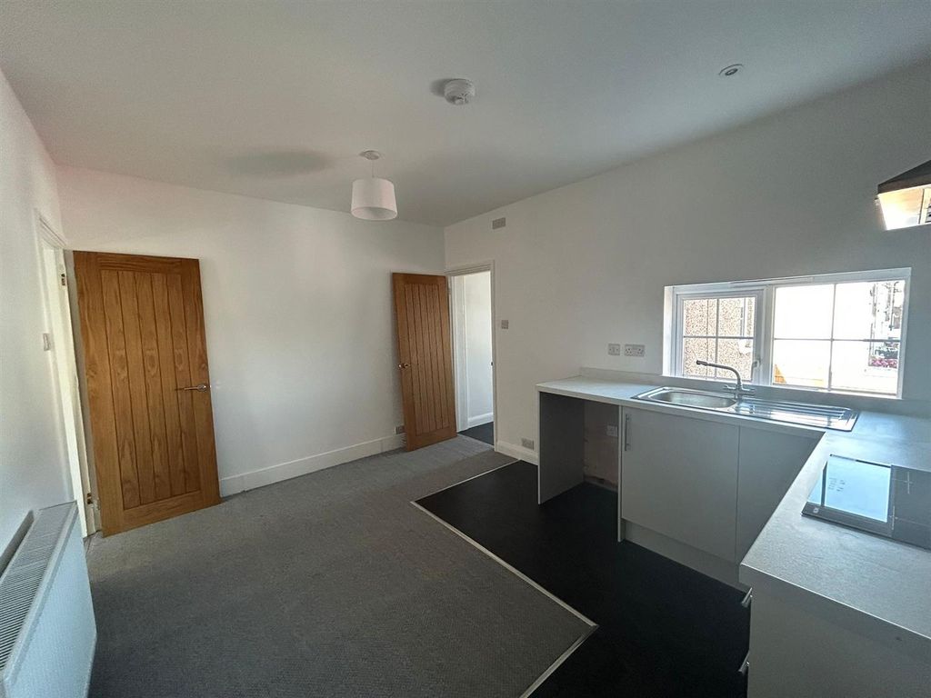 Property photo 3 of 9 6d8cd780-245d-4516-A12A-269B6F8A096d.Jpg