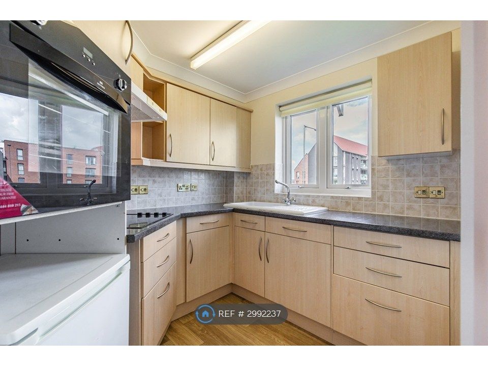 Property photo 2 of 18