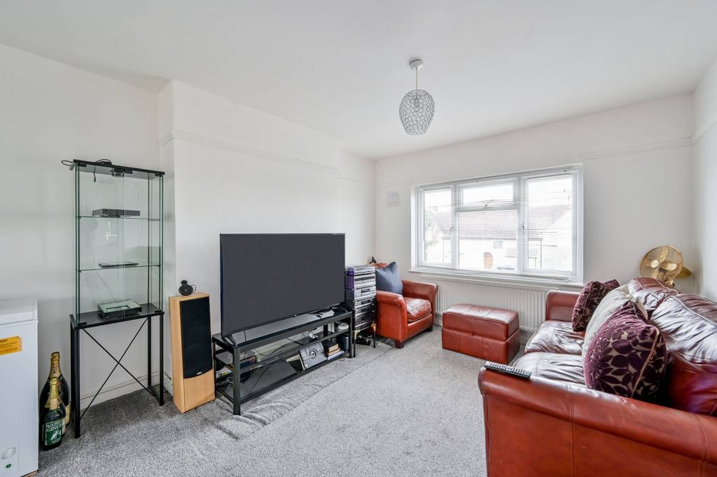 Property photo 3 of 9