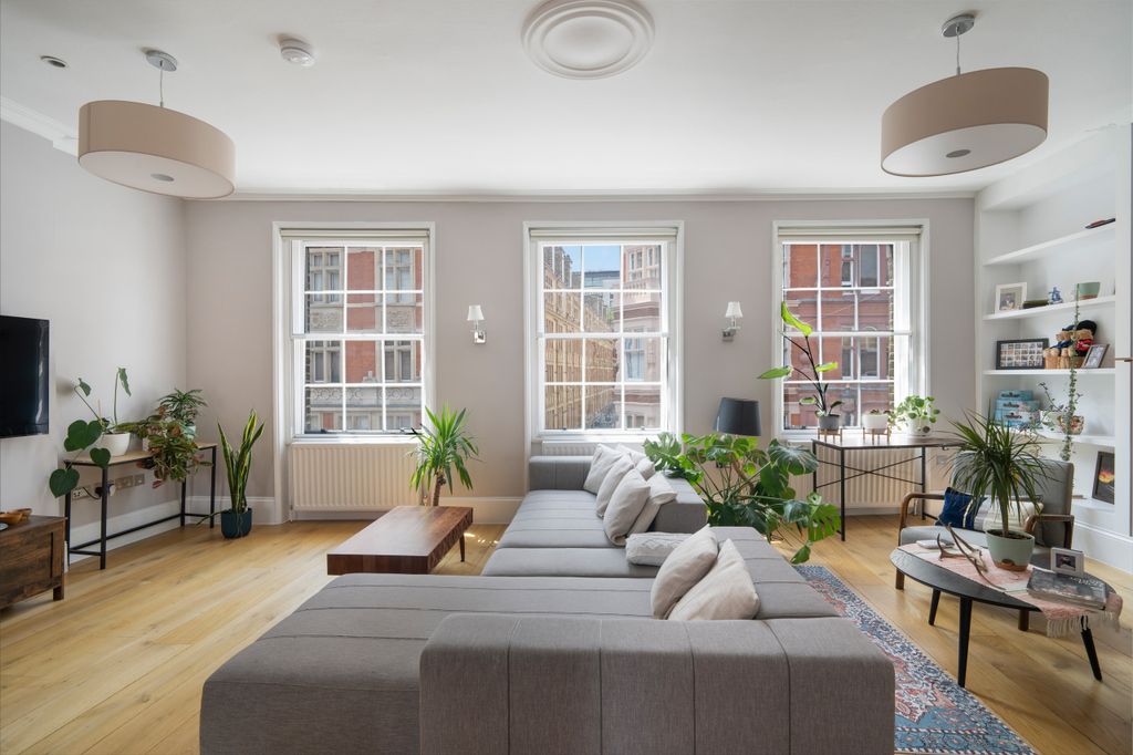 Property photo 1 of 34 The_Town_House_18