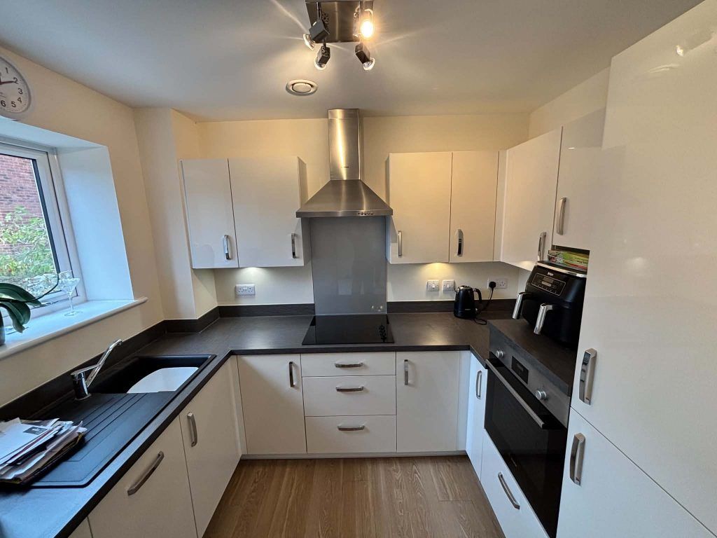 Property photo 2 of 11