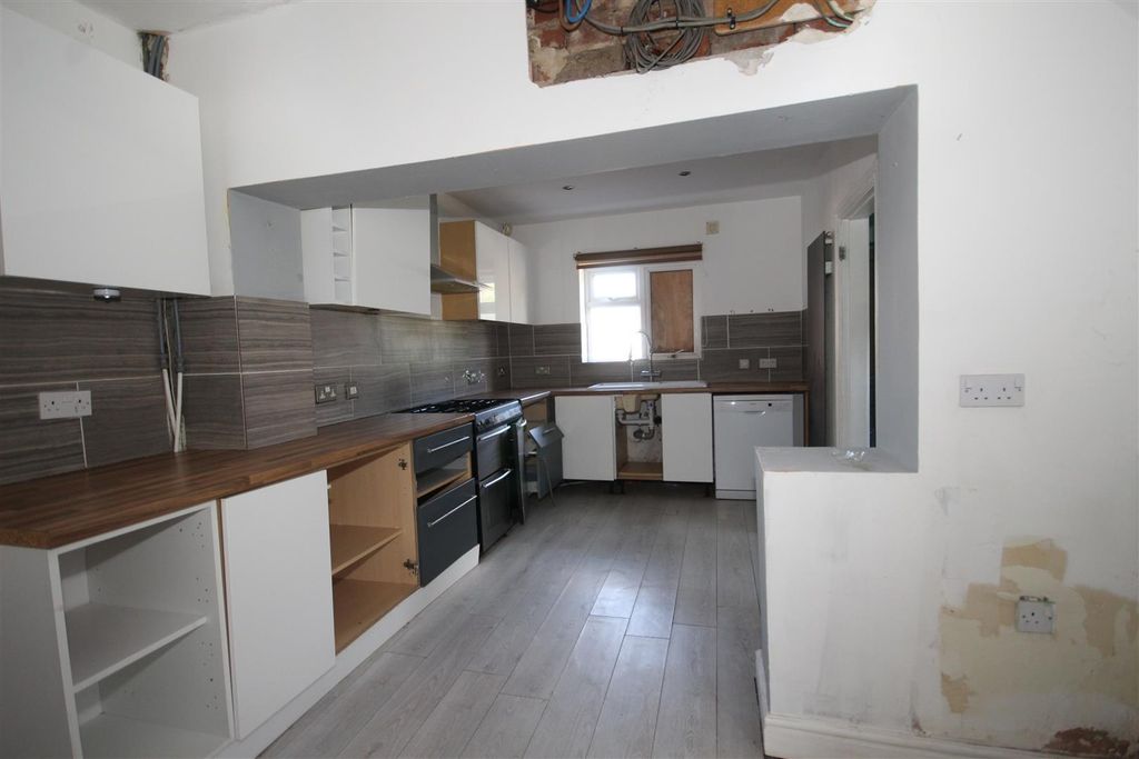 Property photo 3 of 17 Img_2815.Jpg