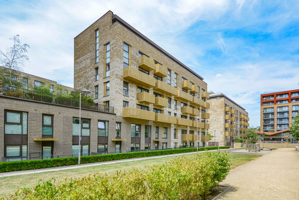 Property photo 1 of 16 93 Copenhagen Court(18)