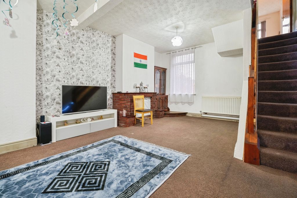 Property photo 2 of 15