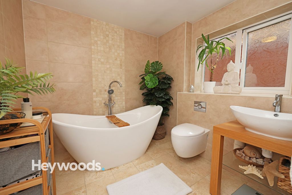 Property photo 3 of 46