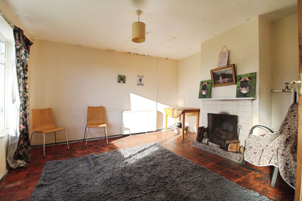 Property photo 2 of 12 Living Room