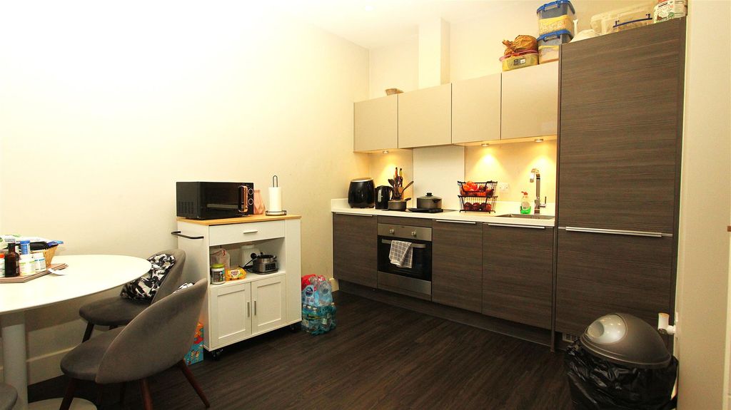 Property photo 3 of 8 Kitchen.Jpg