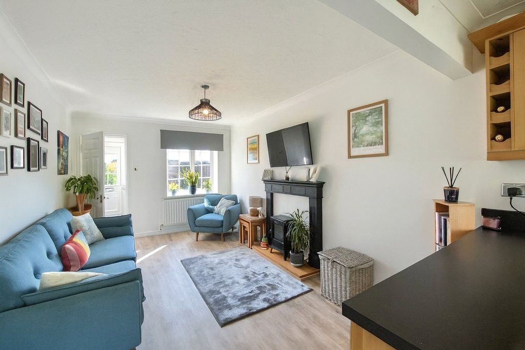 Property photo 2 of 11 Living Room