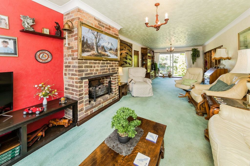 Property photo 2 of 17