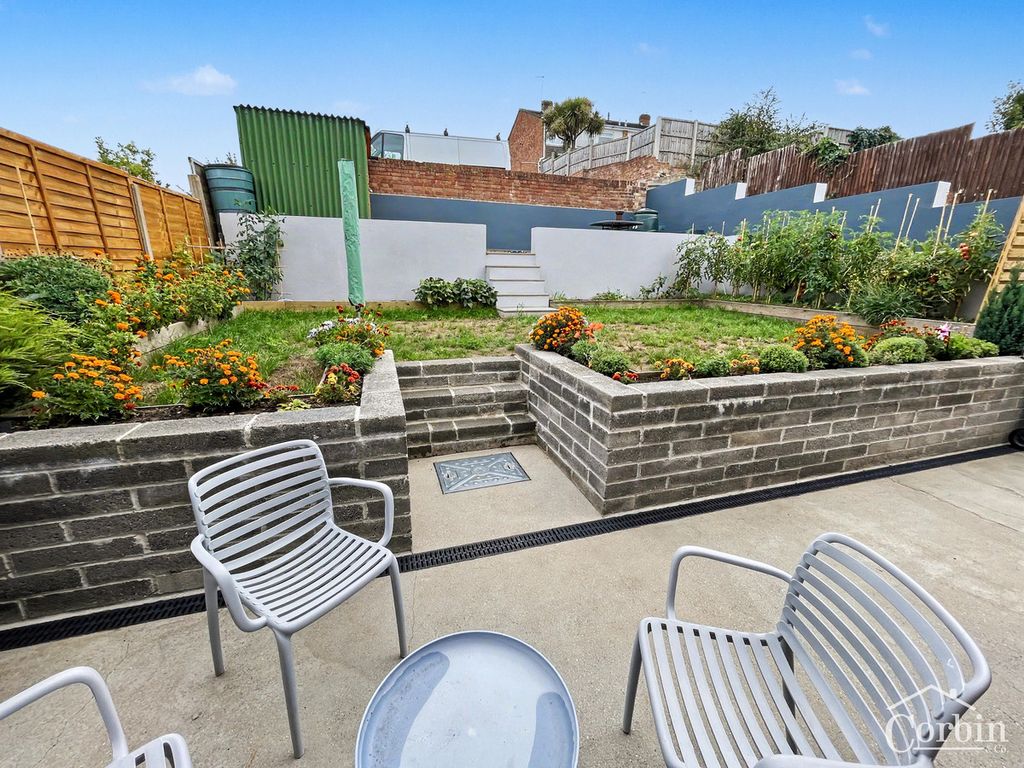 Property photo 2 of 12