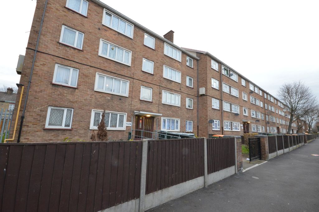 Property photo 1 of 5 1 Bedroom Flat To Rent