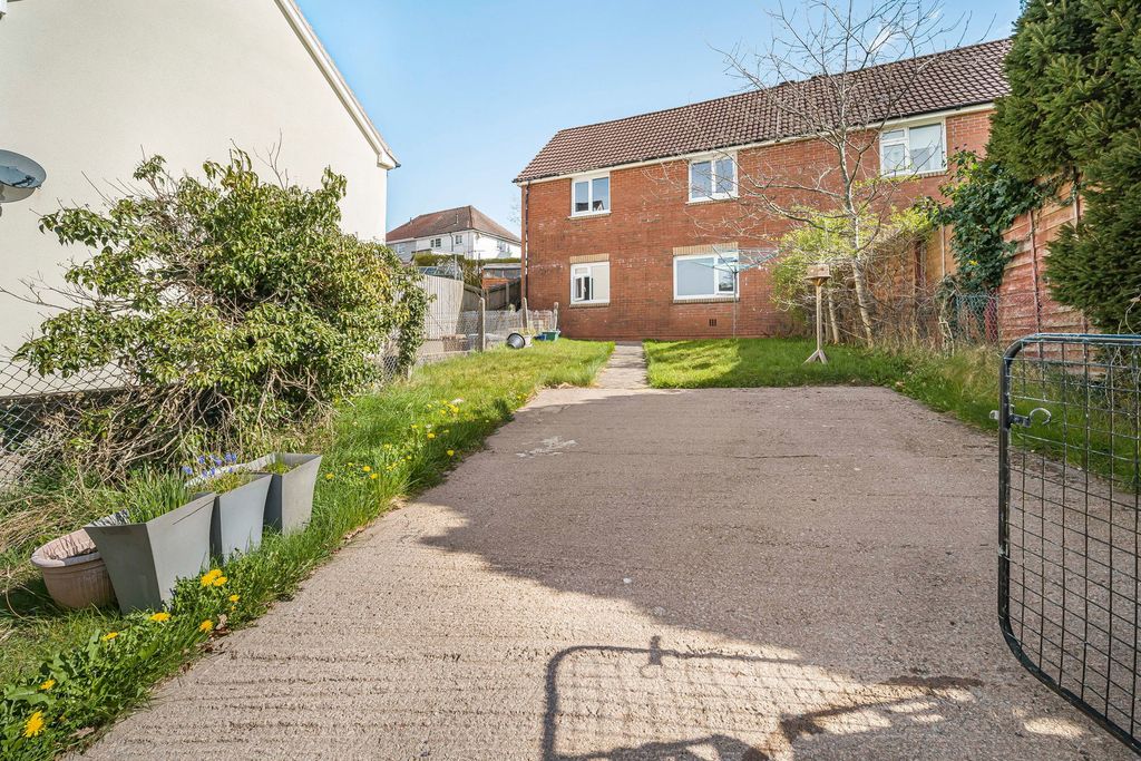 Property photo 3 of 31