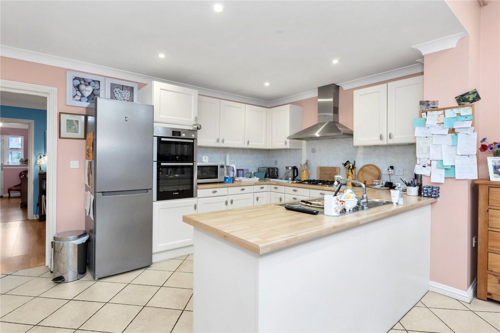 Property photo 2 of 17 Picture No. 06