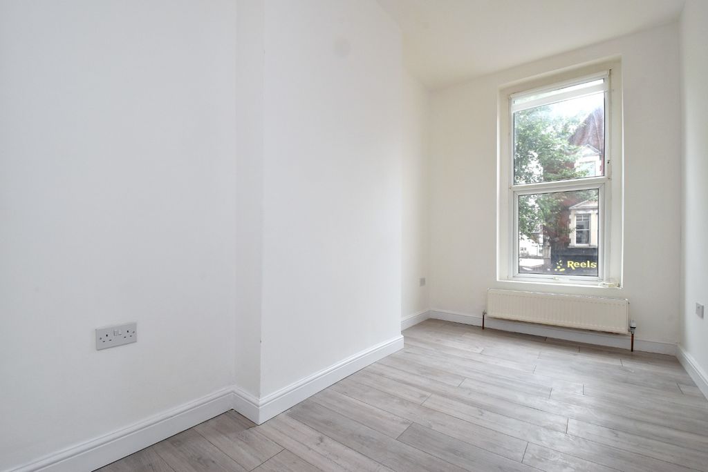 Property photo 1 of 6 5189530