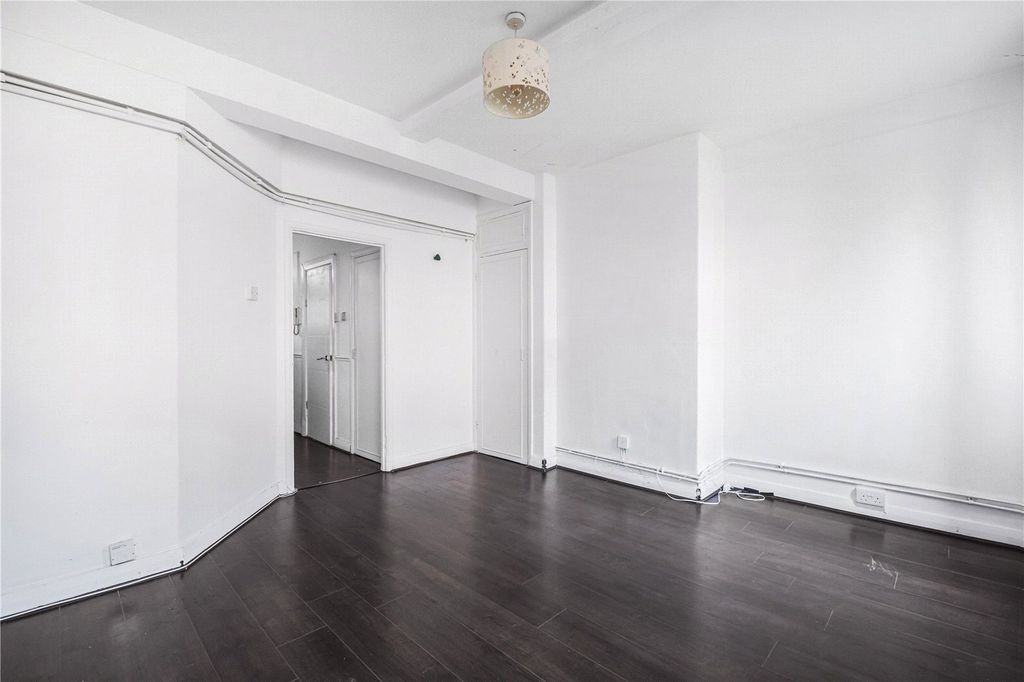 Property photo 2 of 8 Reception Room