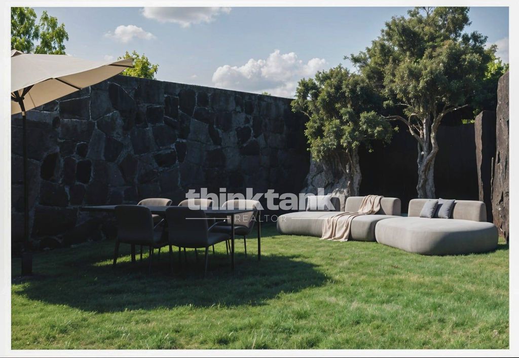 Property photo 3 of 3