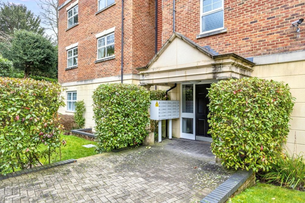 Property photo 2 of 20