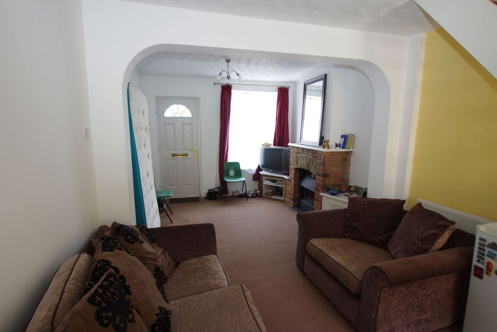 Property photo 2 of 9