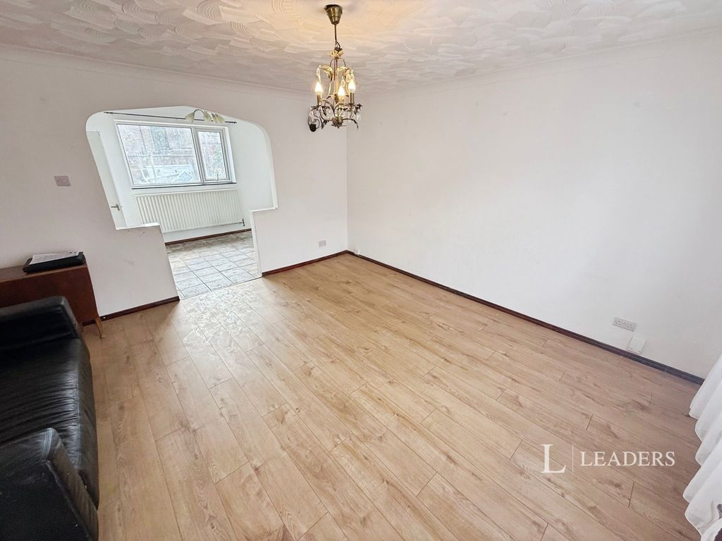 Property photo 3 of 17 3
