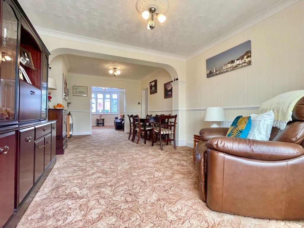 Property photo 2 of 24