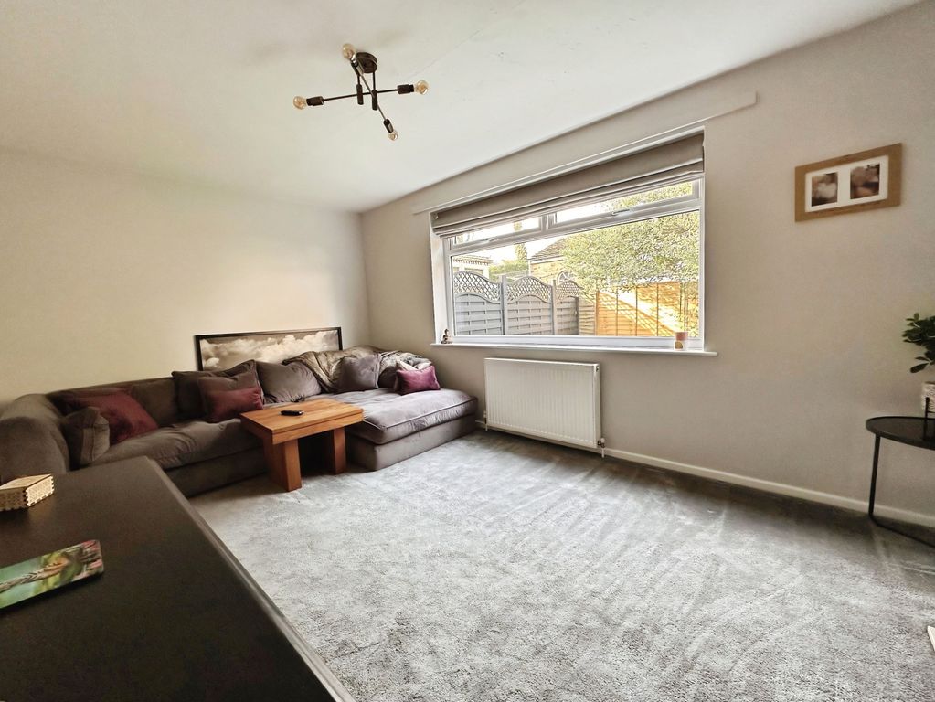 Property photo 2 of 24 Lounge