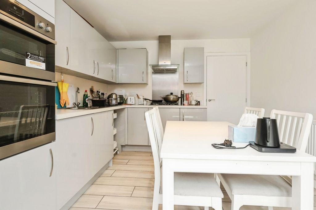 Property photo 2 of 20 Pbox-Img.Jpg
