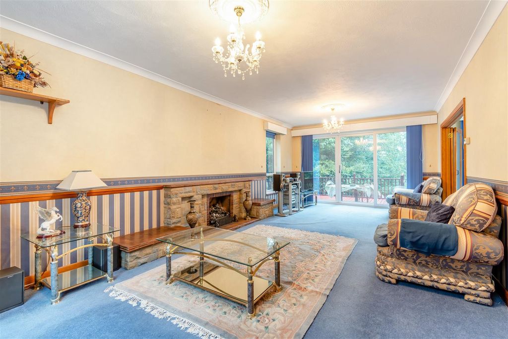 Property photo 2 of 29 8664327-Interior13.Jpg