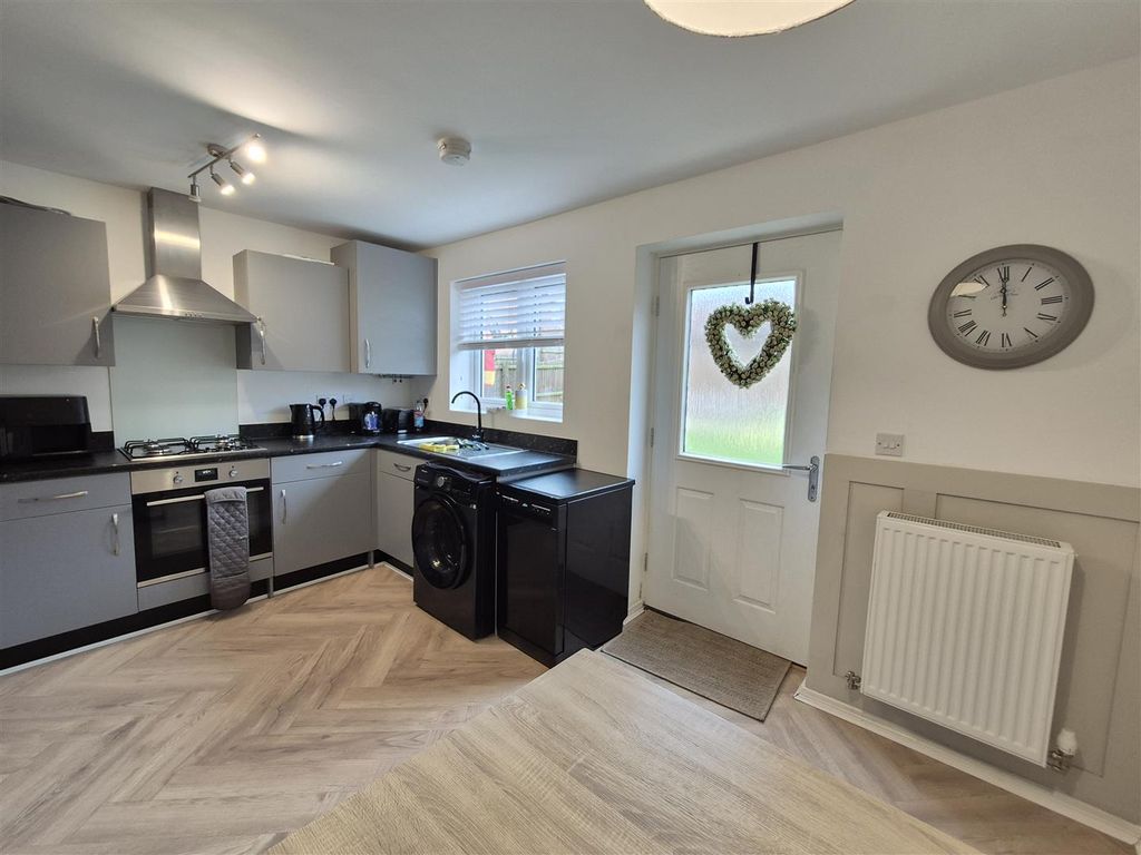 Property photo 2 of 16 Kitchen/Diner