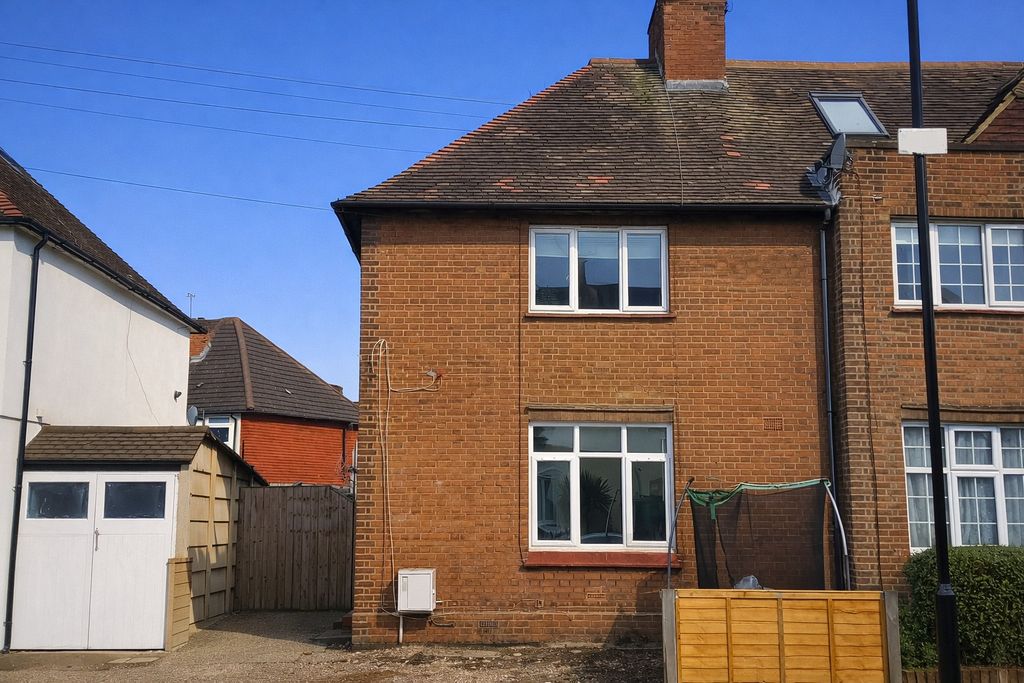 Property photo 1 of 8 Photo 0