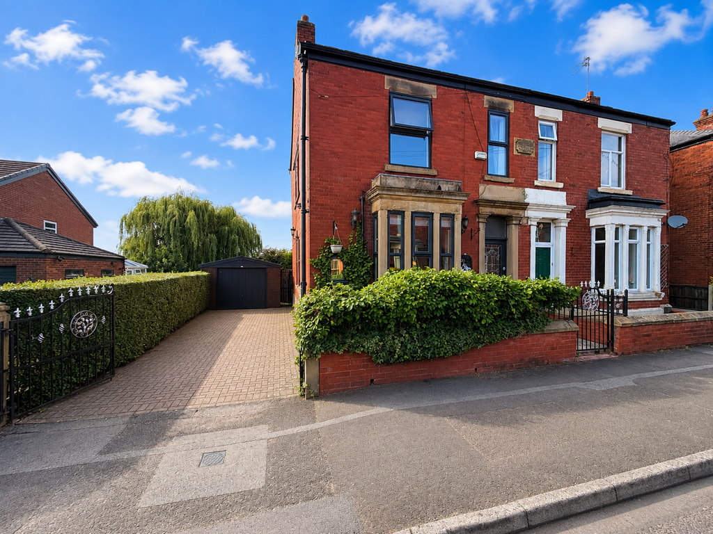 Property photo 1 of 60