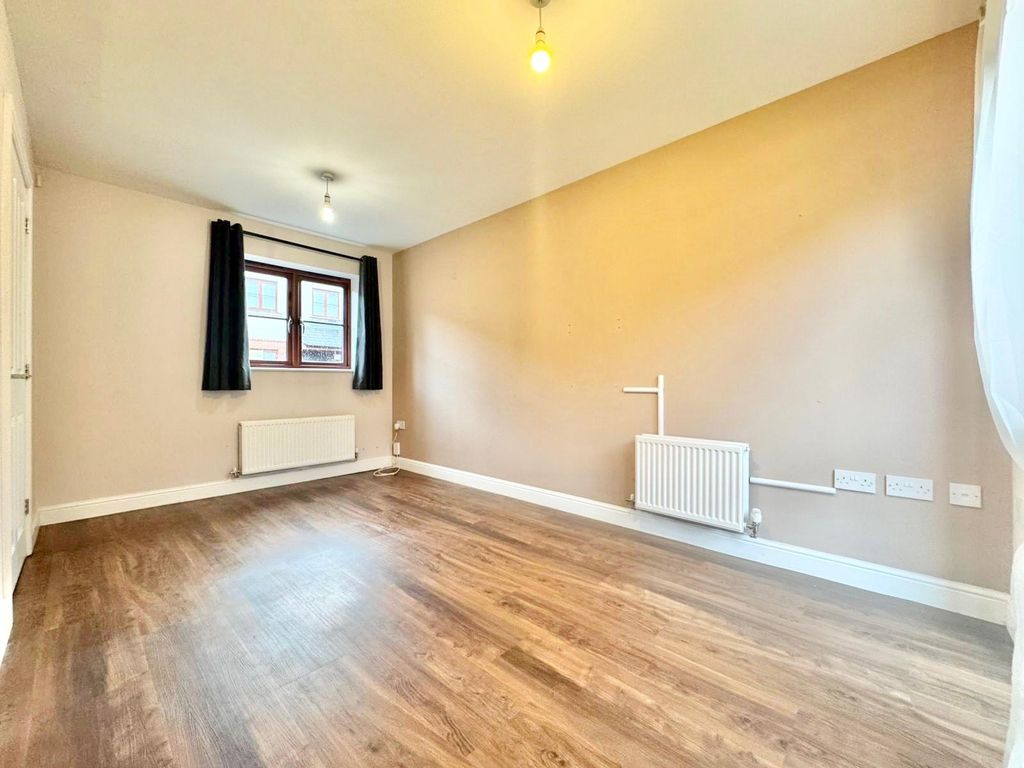 Property photo 2 of 8 Living Room