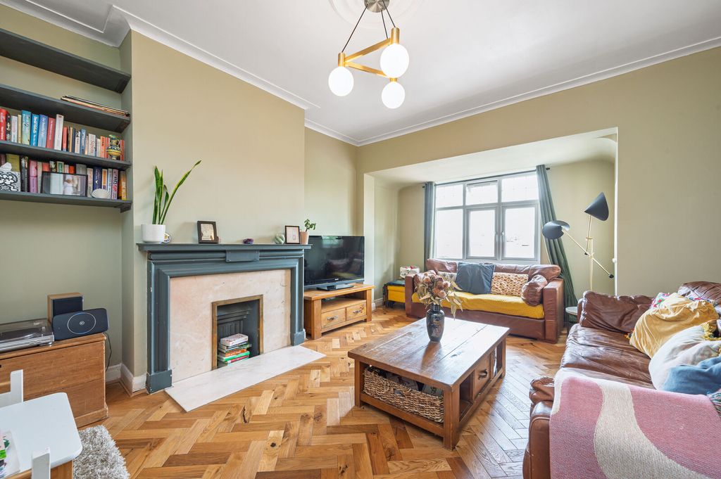 Property photo 2 of 12