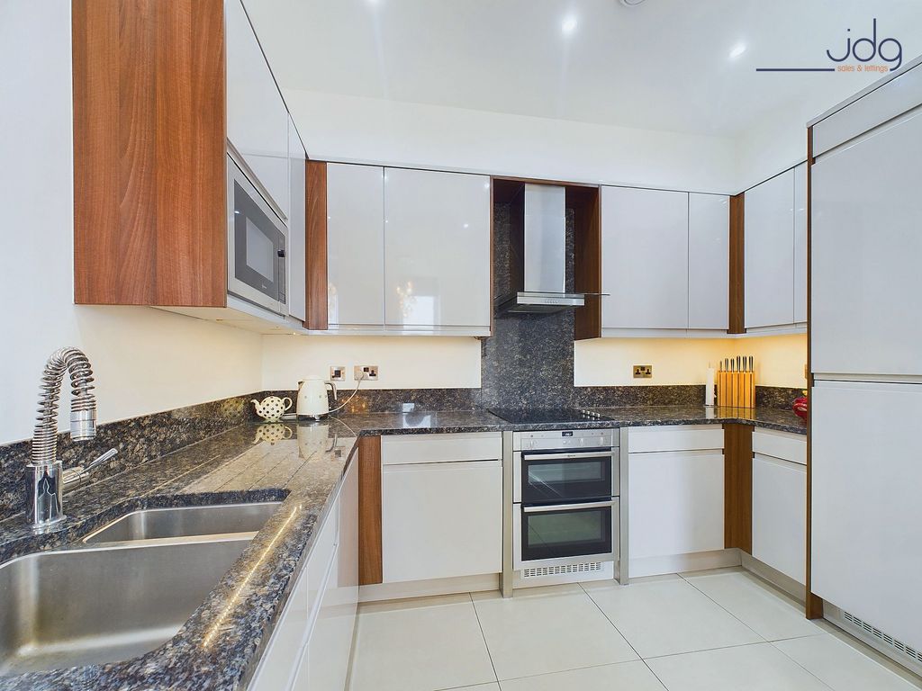 Property photo 3 of 24 Kitchen