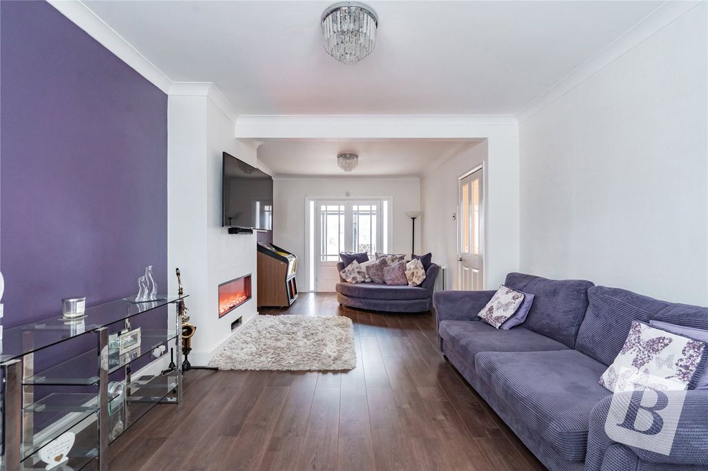 Property photo 2 of 19 Living Room