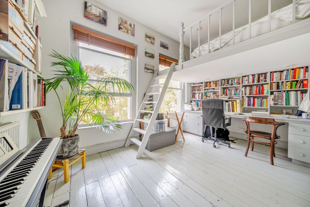 Property photo 3 of 11 Picture No. 13