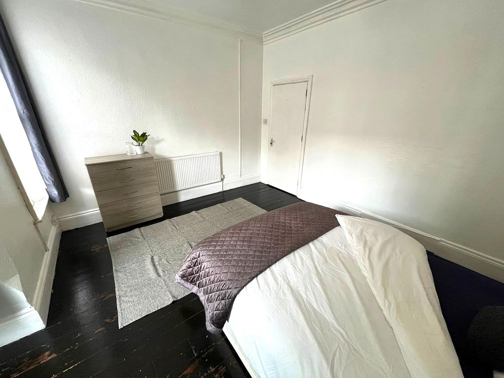 Property photo 3 of 4