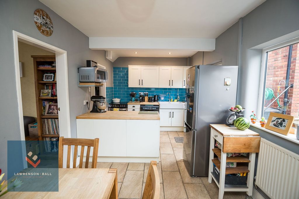 Property photo 3 of 19 Kitchen/Dining Room