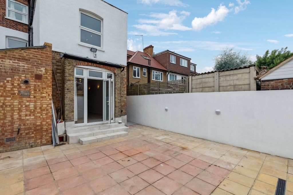 Property photo 3 of 12