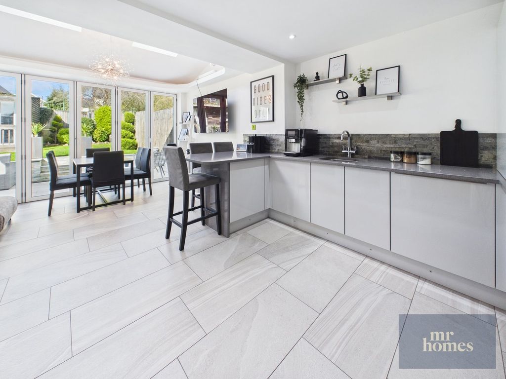 Property photo 2 of 48